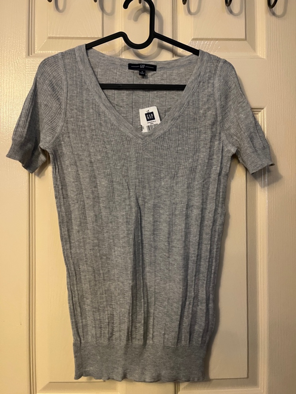GAP Heather Gray V-Neck Short Sleeve Top